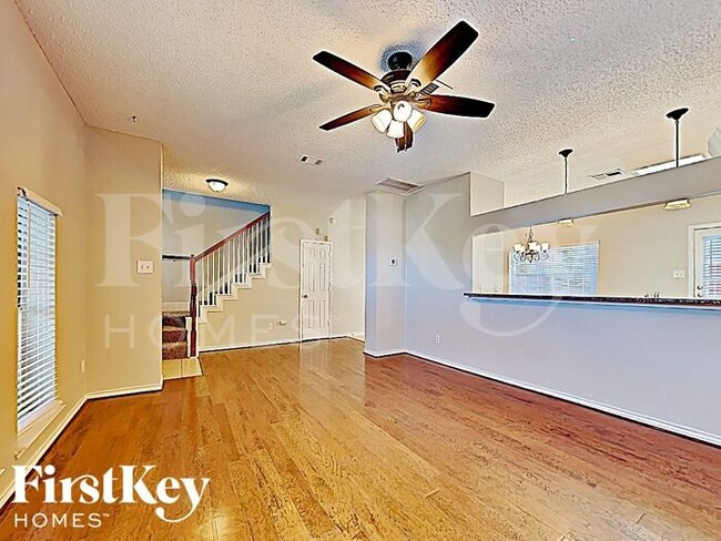 Building Photo - 5611 Chimney Rock Dr