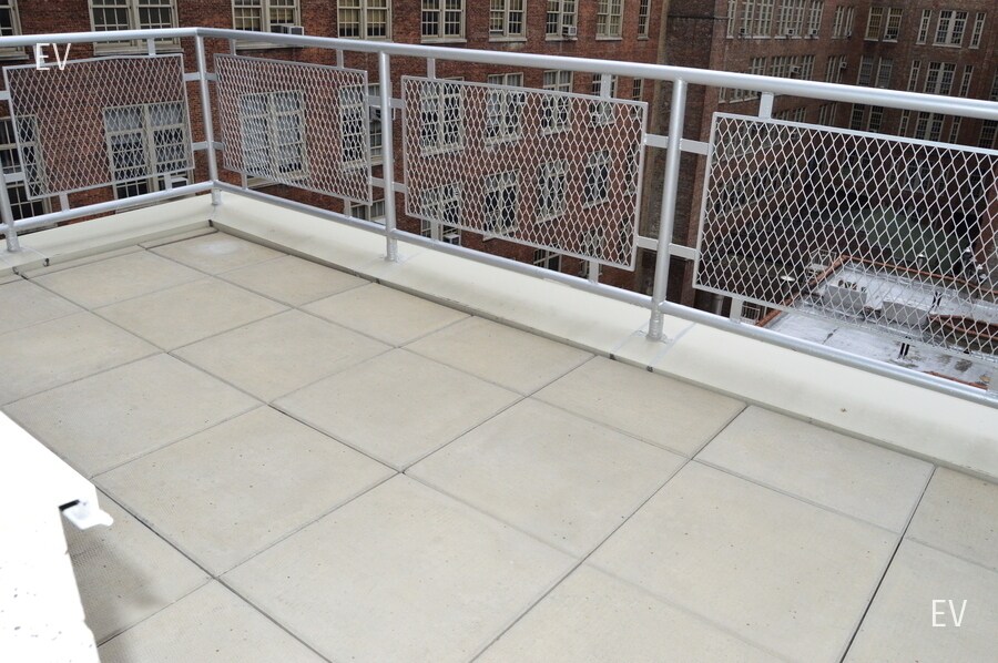 Photo - 145 E 16th St-14K