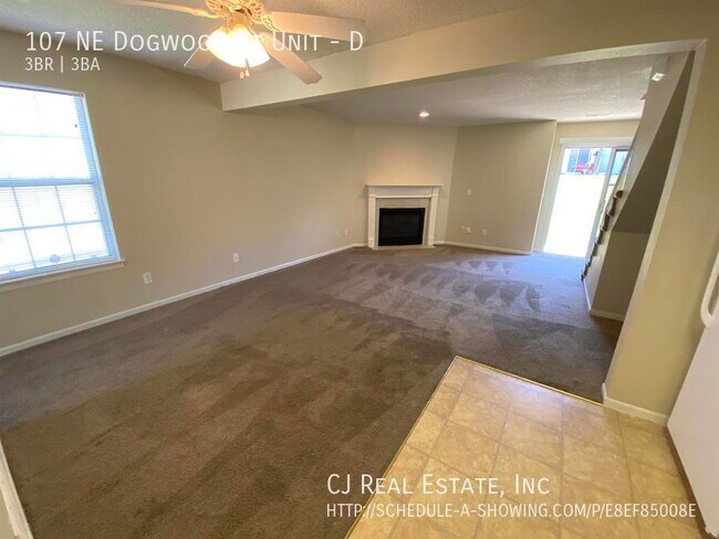 Foto del edificio - 107 NE Dogwood