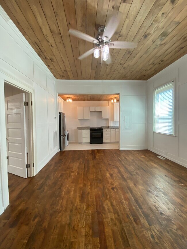 Foto del edificio - 634 Rutledge Ave