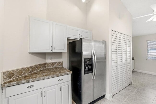 Foto del edificio - 9770 Nickels Blvd