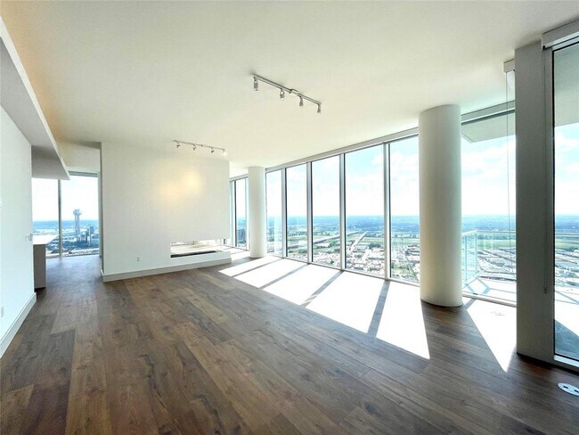 Building Photo - 3099 Nowitzki Way