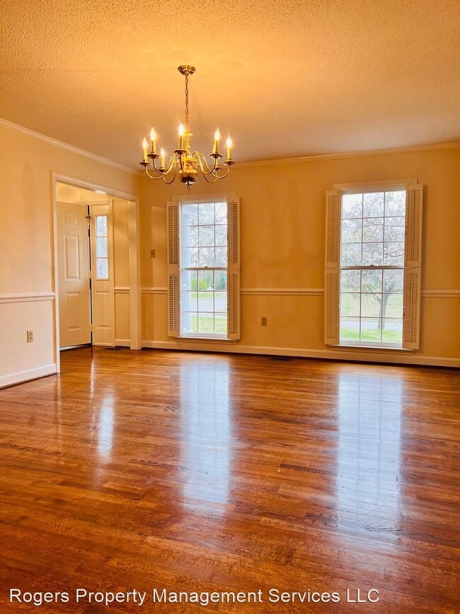 Building Photo - 4 br, 3 bath House - 511 Holly Rd.
