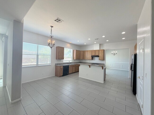 Foto del edificio - Lovely & Spacious 4,400+ Sq. Ft. Home with Flexible Living Space