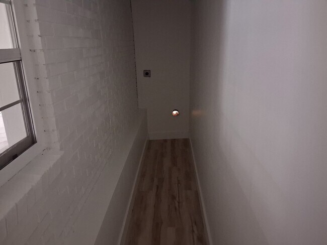 Foto del edificio - 702 American Blvd