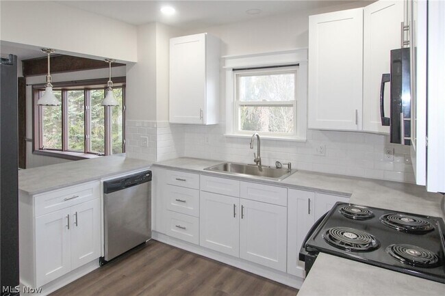 Foto del edificio - 7349 Tippecanoe Rd