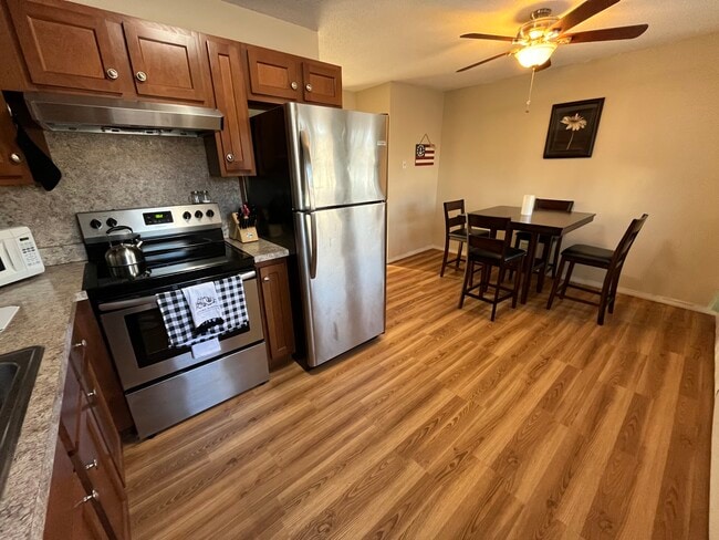 Kitchen - 16 Caesar Dr