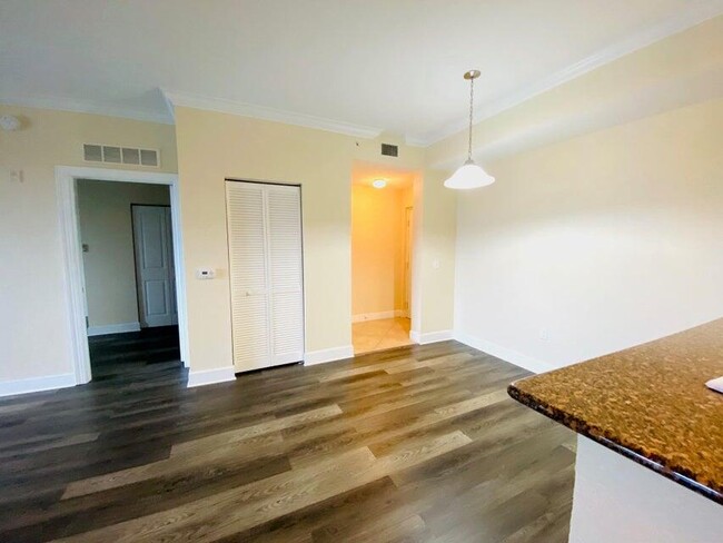 Foto del edificio - 1660 Renaissance Commons Blvd