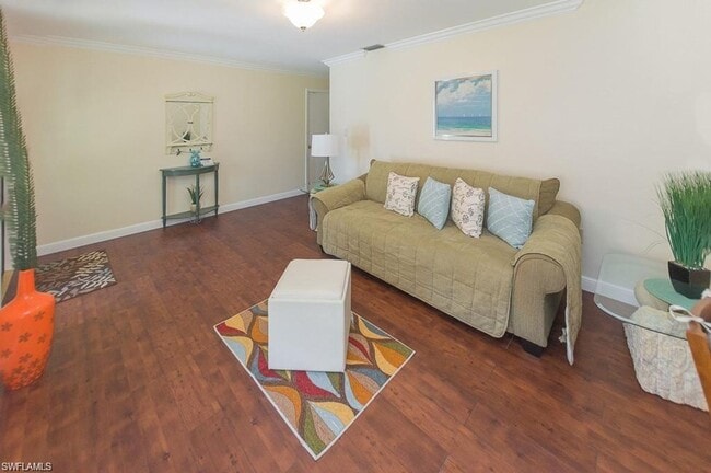 Building Photo - Enjoy Your Vacation in This Single Family ...