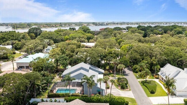 Foto del edificio - 6 Kingston Ct