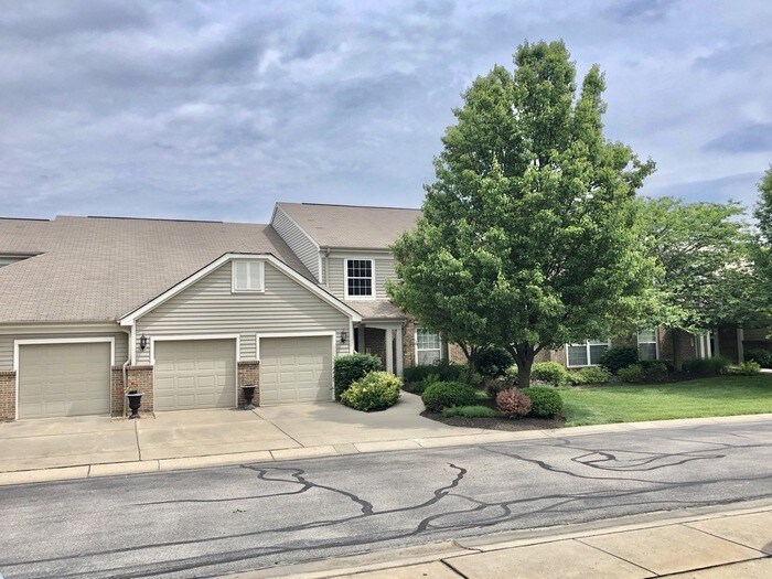 Experience Lakefront Serenity in Mason! Condo for Rent in Mason, OH