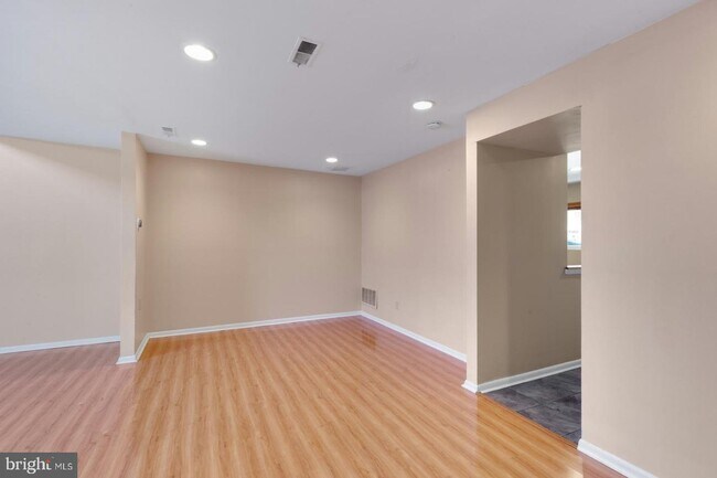 Foto del edificio - 20 Montgomery Ave