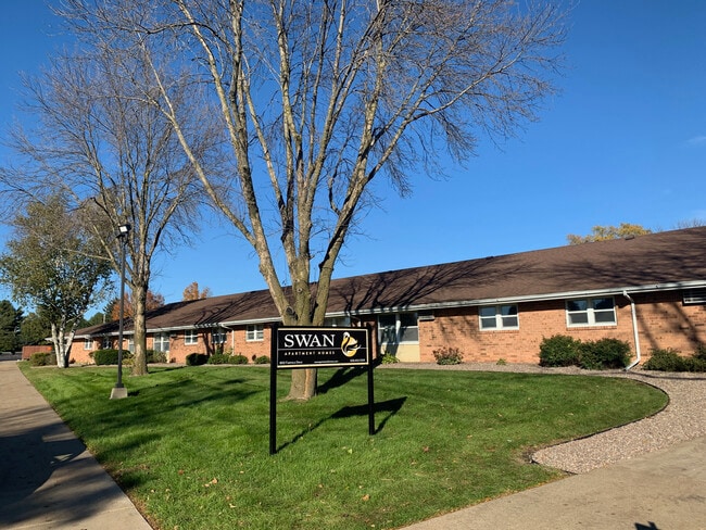 Building Photo - 800 Fairfield Dr Building Photo - 800 Fairfield Dr