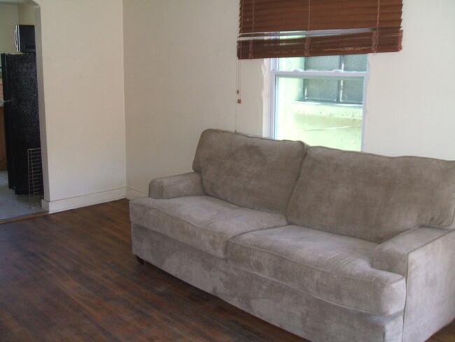Foto del edificio - Carriage House apartment, near downtown, w...