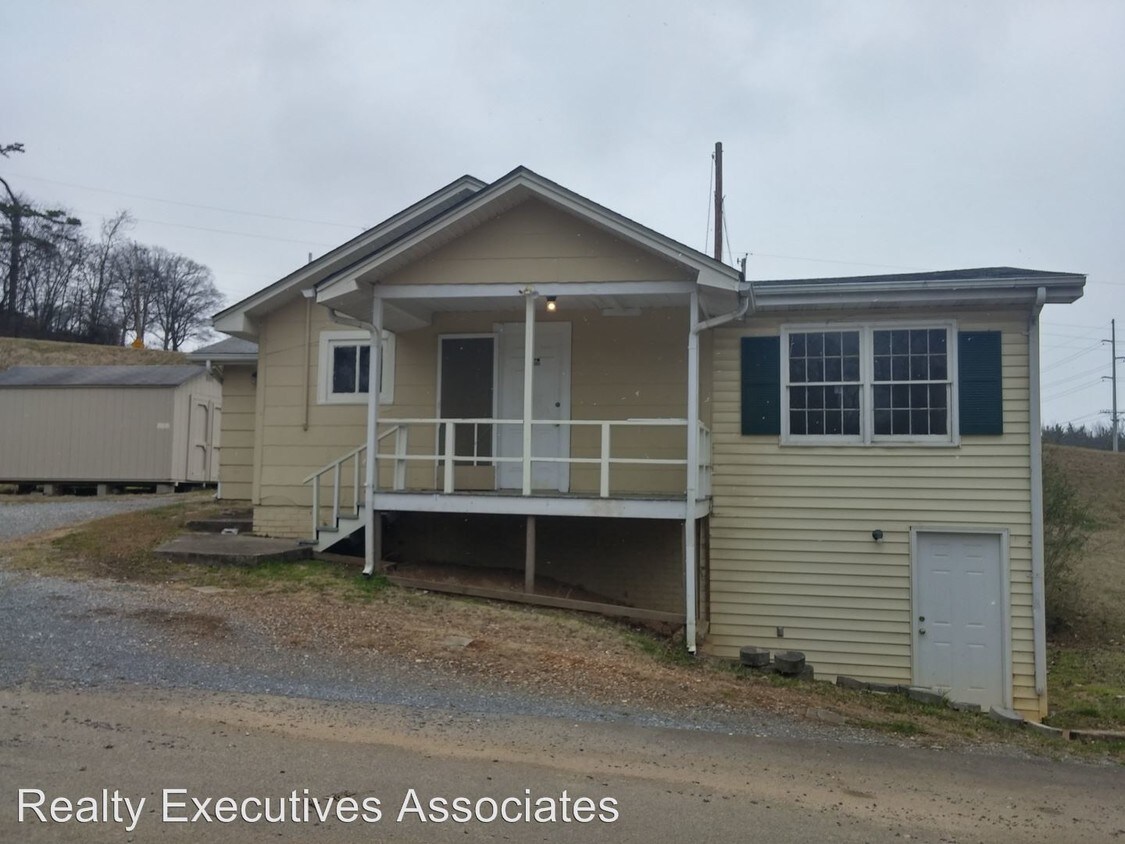 Primary Photo - 3801 Lonas Dr