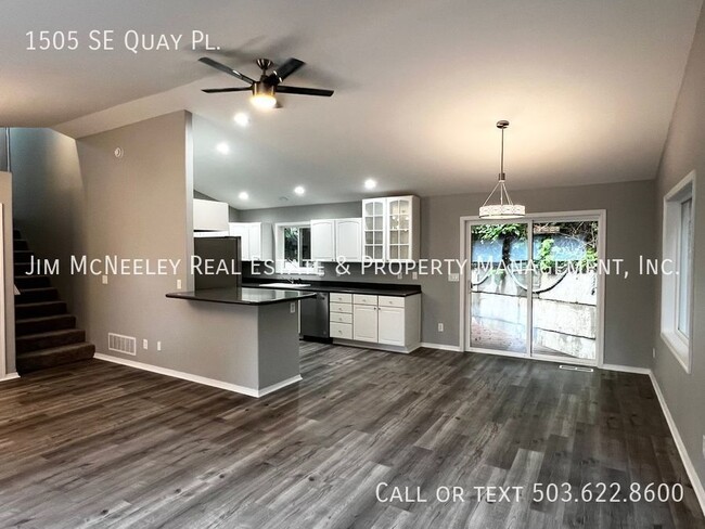 Building Photo - Newly Renovated 3 Bedroom Lincoln City Home!