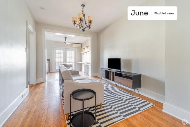 Building Photo - 1443 Parkwood Pl NW