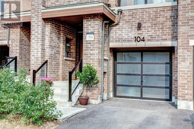 Building Photo - 104 Glenngarry Cres