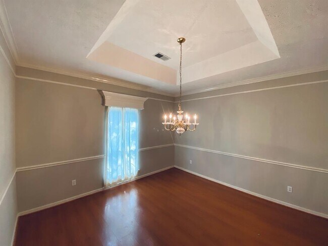 Building Photo - 24526 Haigshire Dr