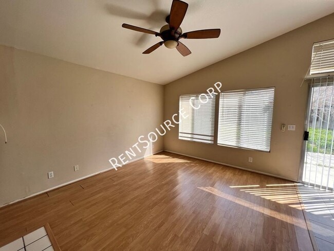 Foto del edificio - 3424 Amber St