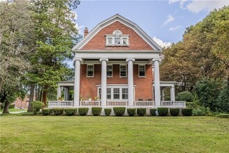 Building Photo - 1340 East Ave