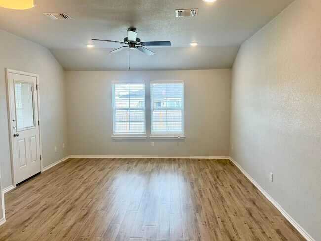 Foto del edificio - 1227 LEXINGTON Dr