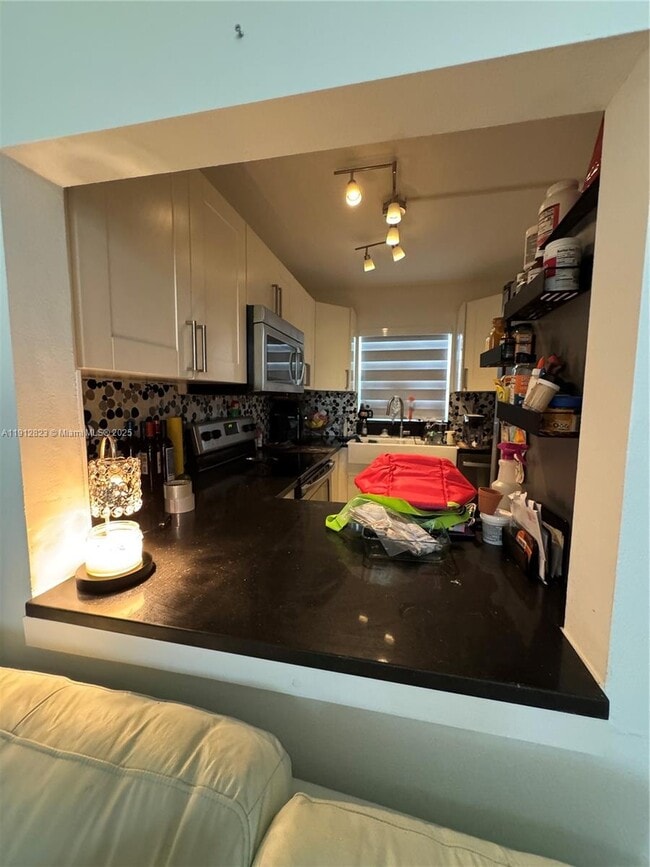 Foto del edificio - 9495 Evergreen Pl