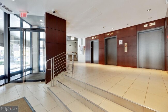 Foto del edificio - 2201 L St NW