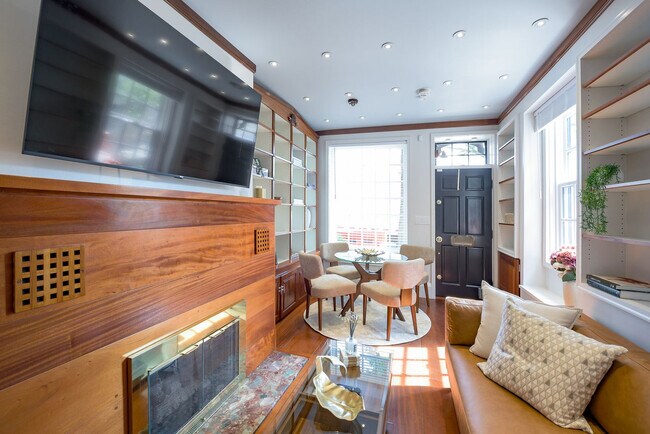 Foto del edificio - 1038 29th St NW