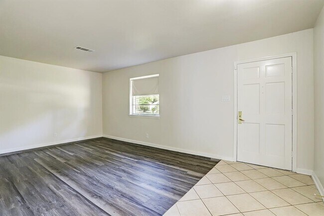 Foto del edificio - 14002 Woodthorpe Ln