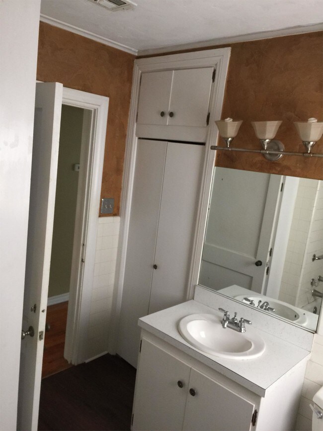 Foto del edificio - 805 W Elder Ave