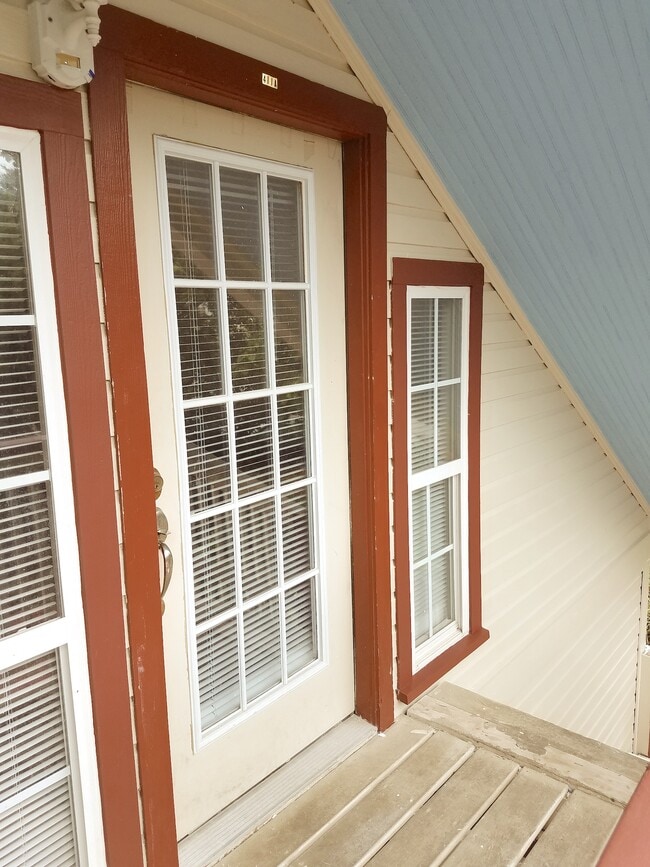 Building Photo - 411 W South St