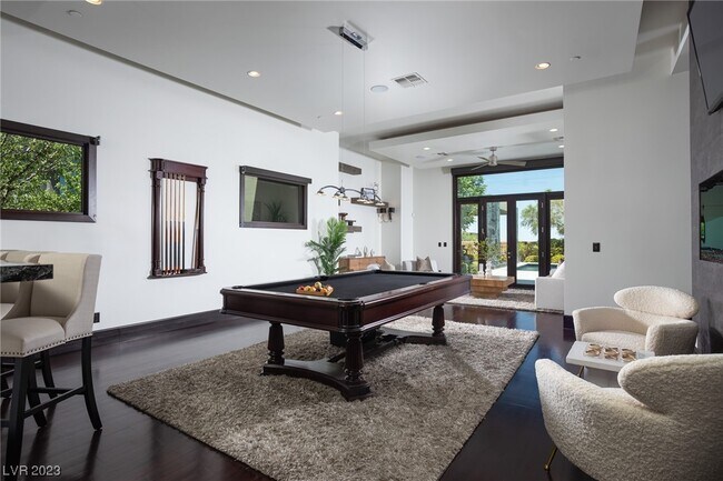 Building Photo - 6 Bright Hollow Ct