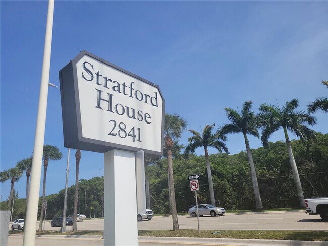 Foto del edificio - 2841 NE 163rd St