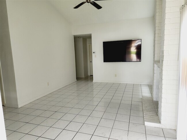Building Photo - 23503 Prairie Bird Dr