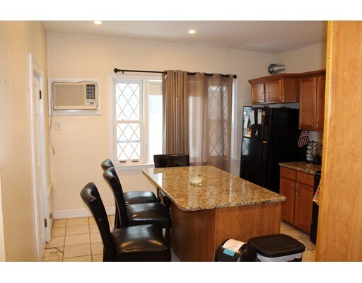 Foto del edificio - 929 E Broadway