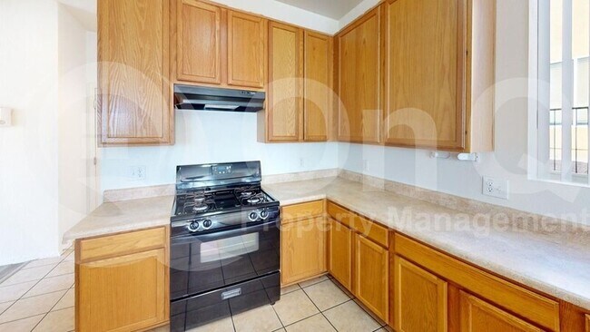 Foto del edificio - 1351 Burdock Dr S