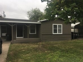 Building Photo - 802 Lantana St