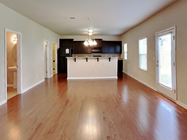 Foto del edificio - Apply today!