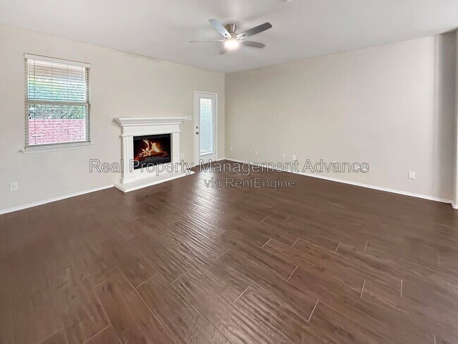 Building Photo - 1290 Lasso Dr