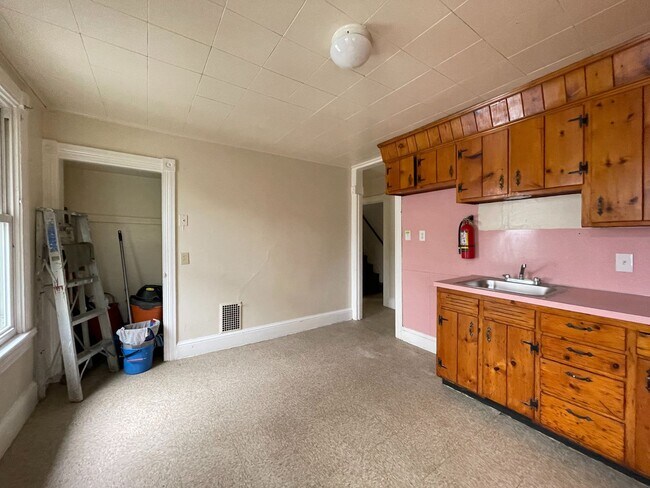 Building Photo - 97 York St