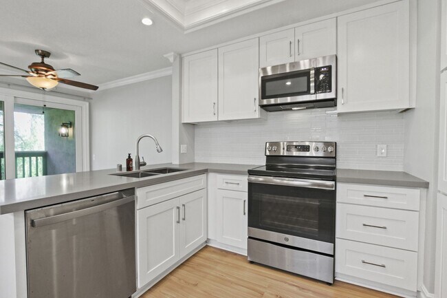 Foto del edificio - Recently renovated 3-bedroom 3 bath Laguna...