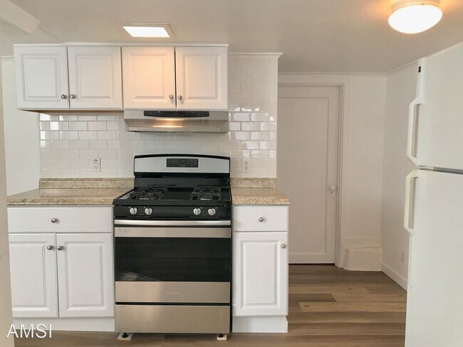 Building Photo - 1 br, 1 bath House - 33 Bayview Street