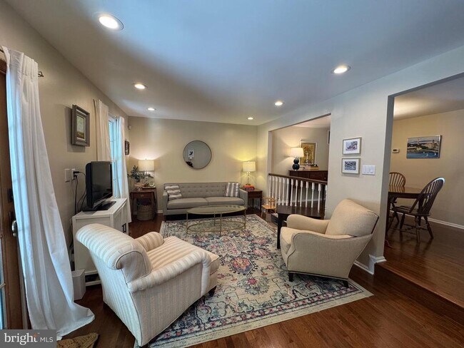 Foto del edificio - 5737 Walnut Wood Ln