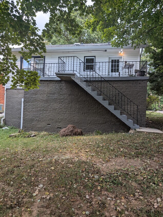 Back Deck - 657 Woodland Ave SE