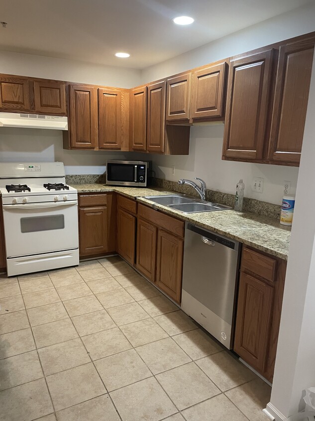 Foto del edificio - 717 River Park Village Blvd