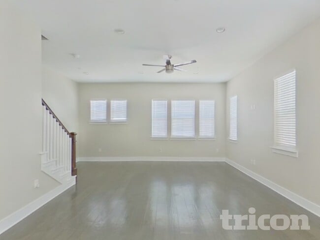 Building Photo - 209 S Village Way