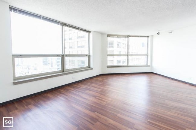 Building Photo - 1 bedroom in Chicago IL 60661