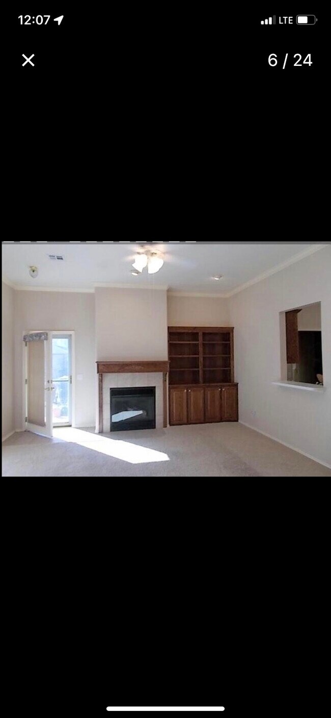 Foto del edificio - 205 Village Oaks Dr