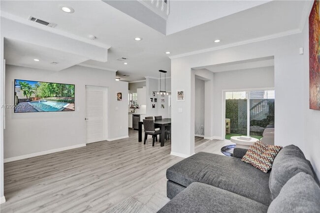 Building Photo - 3135 Gifford Ln